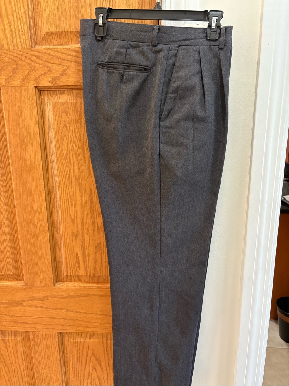 Tailored Men's Pleated Dress Pants - Gray